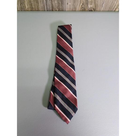 Winfield Tie‎ - Picture 1 of 5